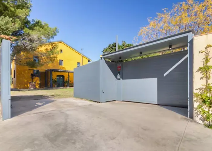 Masia Cal Sisplau, Con Piscina Y Rodeada De Vinedos A 10 Minutos De Vilafranca Del Penedes, Barcelona ,Cataluna