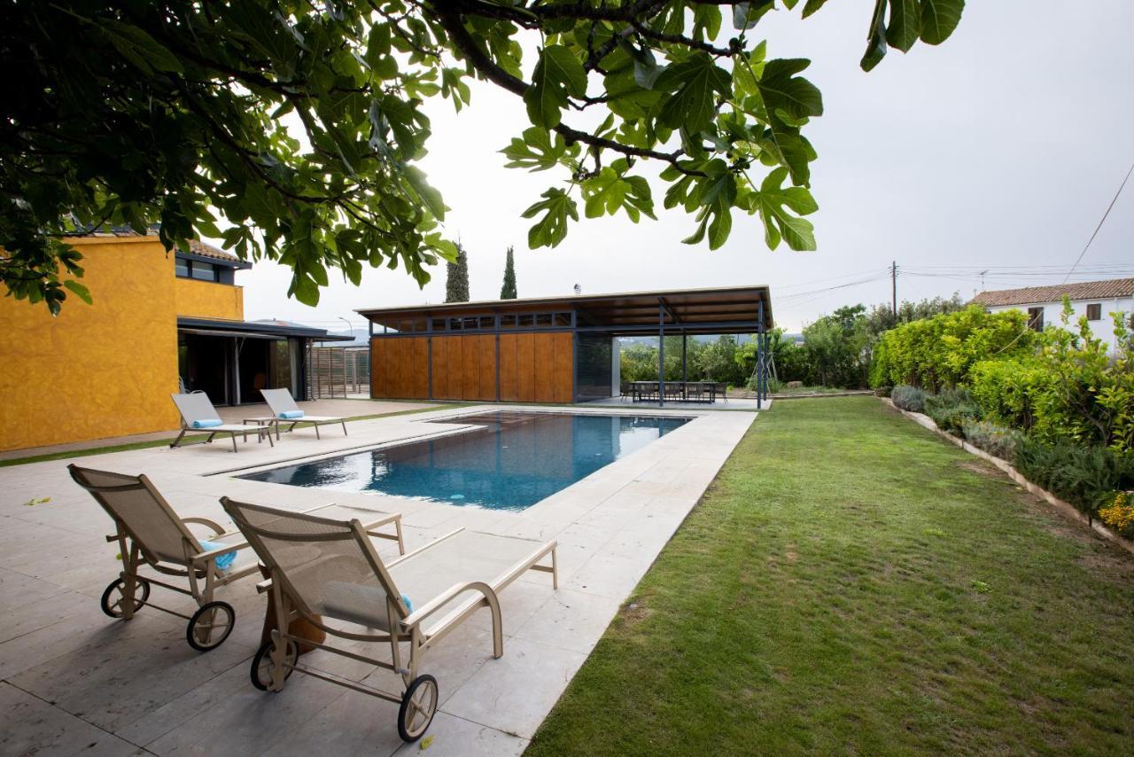 Masia Cal Sisplau: Vineyard Retreat With Pool Near Barcelona *