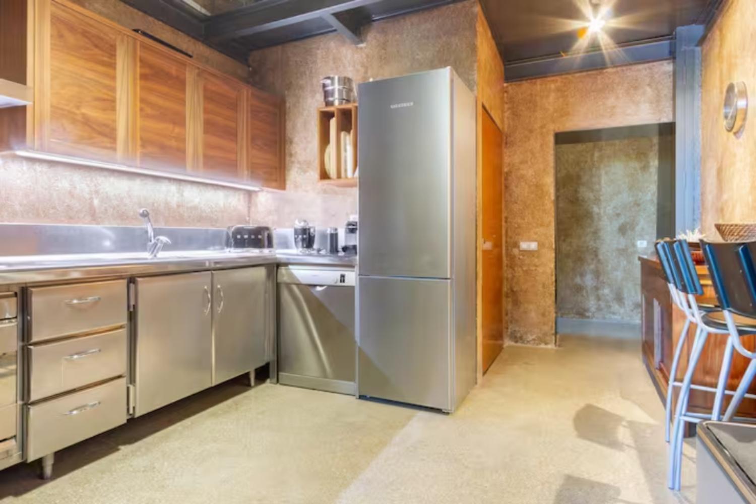 Masia Cal Sisplau: Vineyard Retreat With Pool Near Barcelona Holiday home *