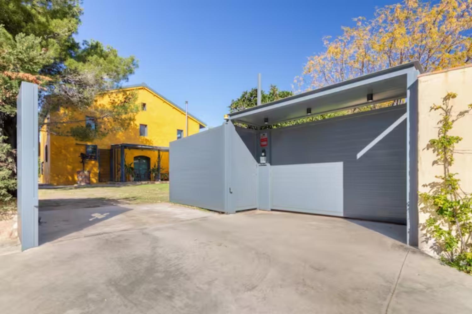 Masia Cal Sisplau: Vineyard Retreat With Pool Near Barcelona San Martin Sarroca