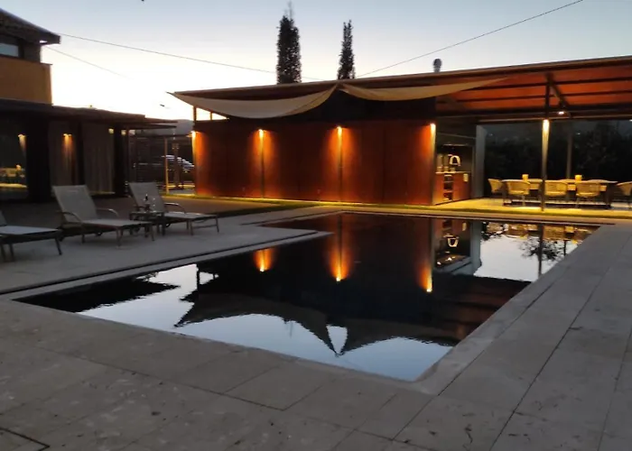 Masia Cal Sisplau, Con Piscina Y Rodeada De Vinedos A 10 Minutos De Vilafranca Del Penedes, Barcelona ,Cataluna