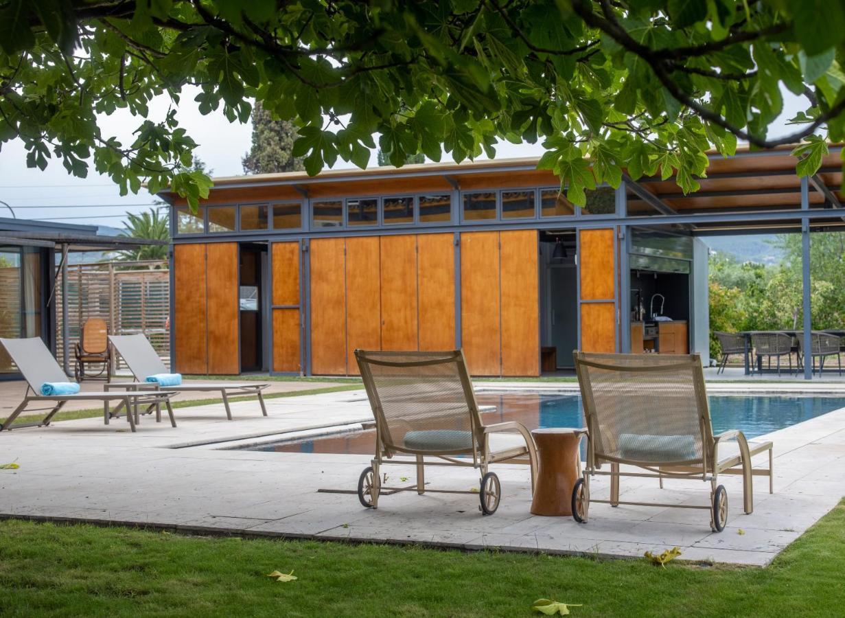 Masia Cal Sisplau, Con Piscina Y Rodeada De Vinedos A 10 Minutos De Vilafranca Del Penedes, Barcelona ,cataluna Vakantiehuis *