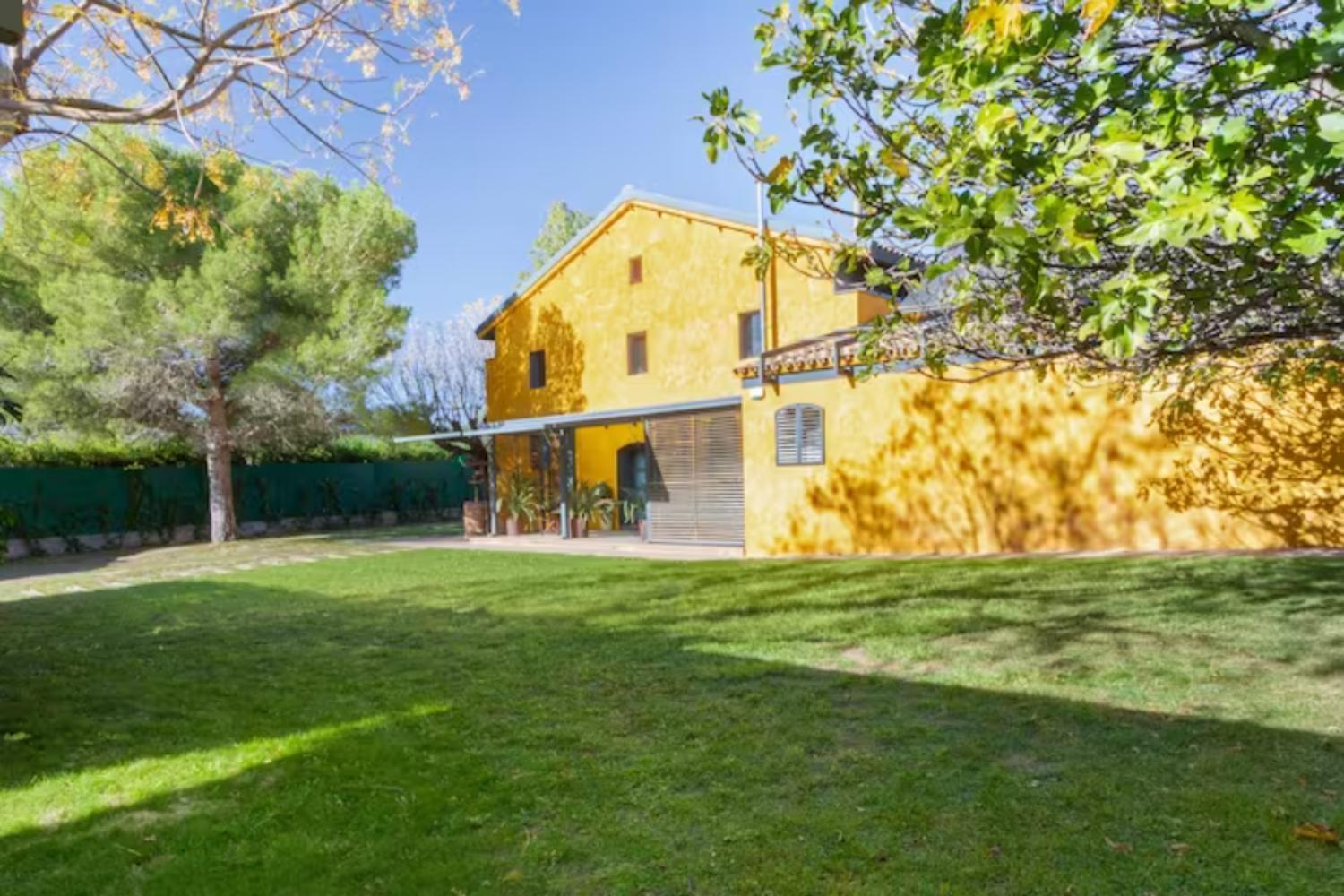 Masia Cal Sisplau, Con Piscina Y Rodeada De Vinedos A 10 Minutos De Vilafranca Del Penedes, Barcelona ,cataluna